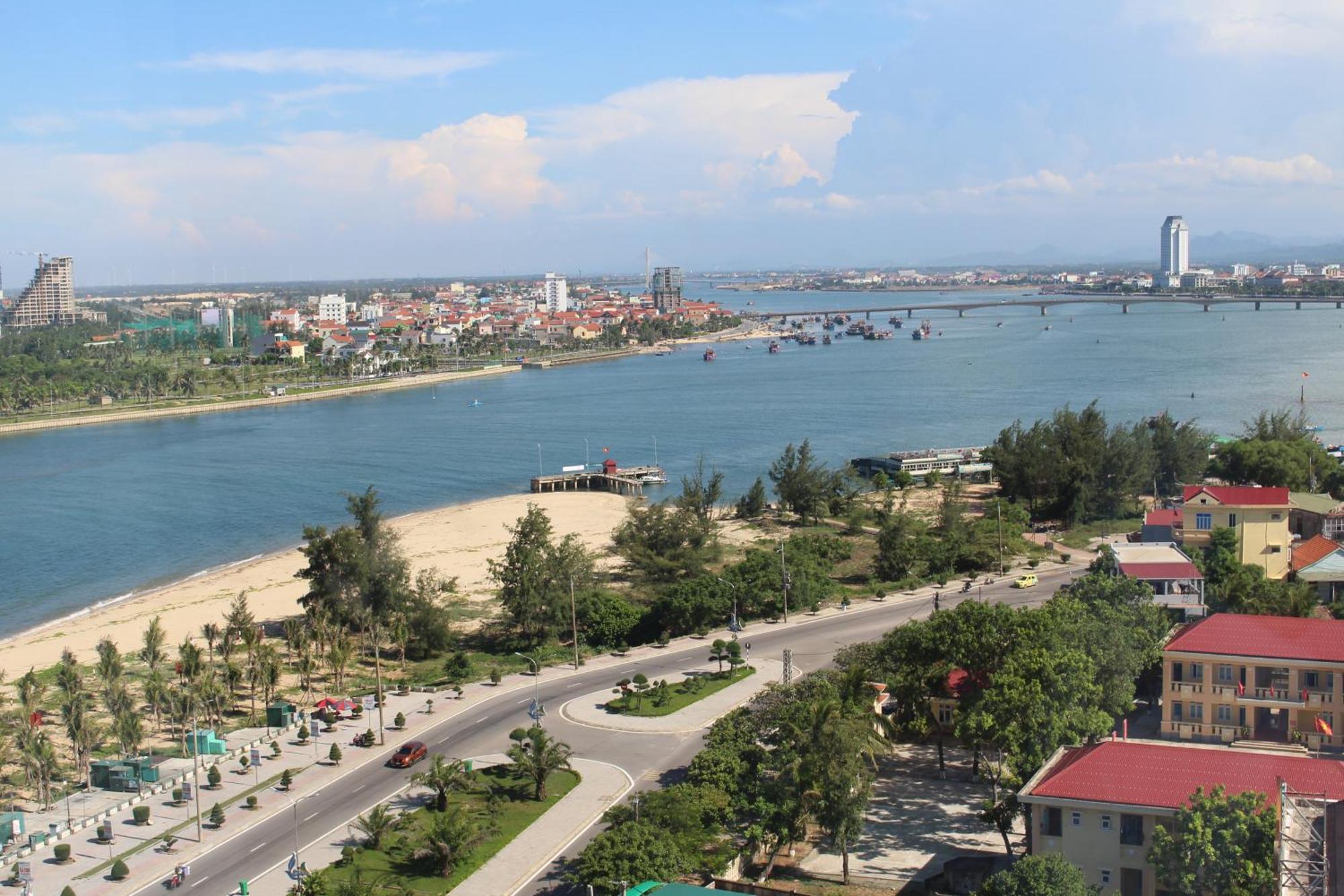 Muong Thanh Luxury Nhat Le Hotel Dong Hoi Bagian luar foto