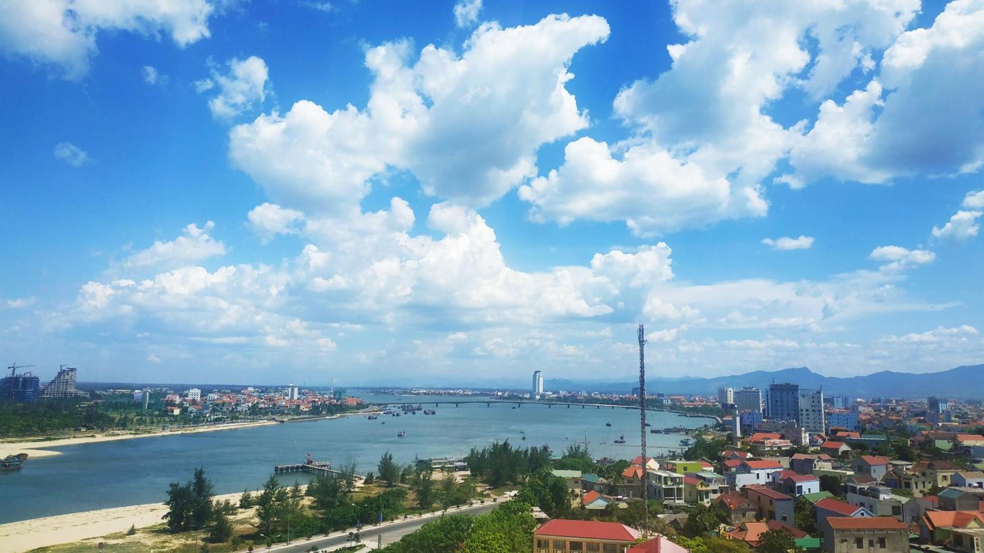 Muong Thanh Luxury Nhat Le Hotel Dong Hoi Bagian luar foto